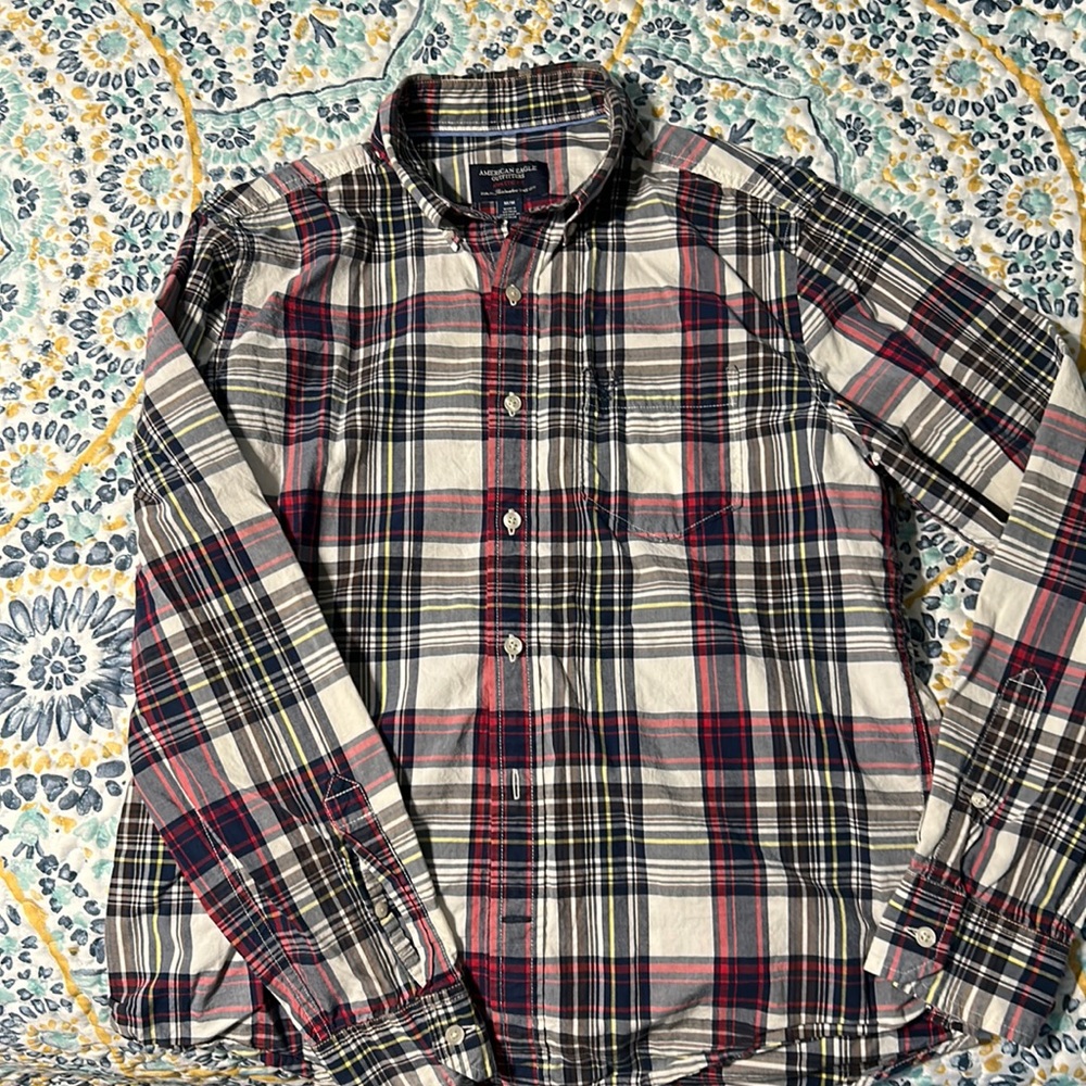 American Eagle 🦅 M button down/ like new!!